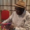 Conakry : Jean Baptiste William dédicace son livre ‘‘Sextet  Camayenne, un jour, Camayenne Sofa toujours’’