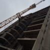 Conakry: un échafaudage s&rsquo;effondre sur deux maisons à Kaporo Centre, les habitants échappent au pire